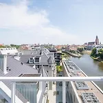 Nice View Apartment, Free Underground Parking, City Square 6 Min